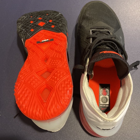 NEW.   Nike Lebron 18 low heart of lions Men’s Size 13 - Picture 10 of 12